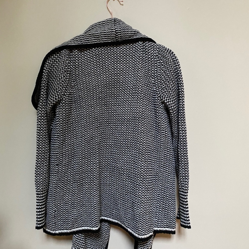 Open Stylish Cardigan - Picture 2 of 4